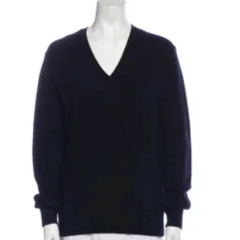 TSE Women's Classic Black V-Neck Sweater - Picture 6 of 6